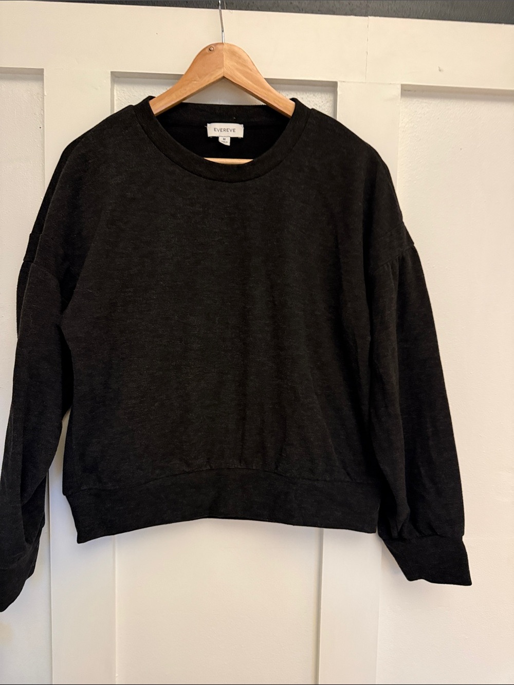 Evereve Black Crewneck Pullover Sweatshirt